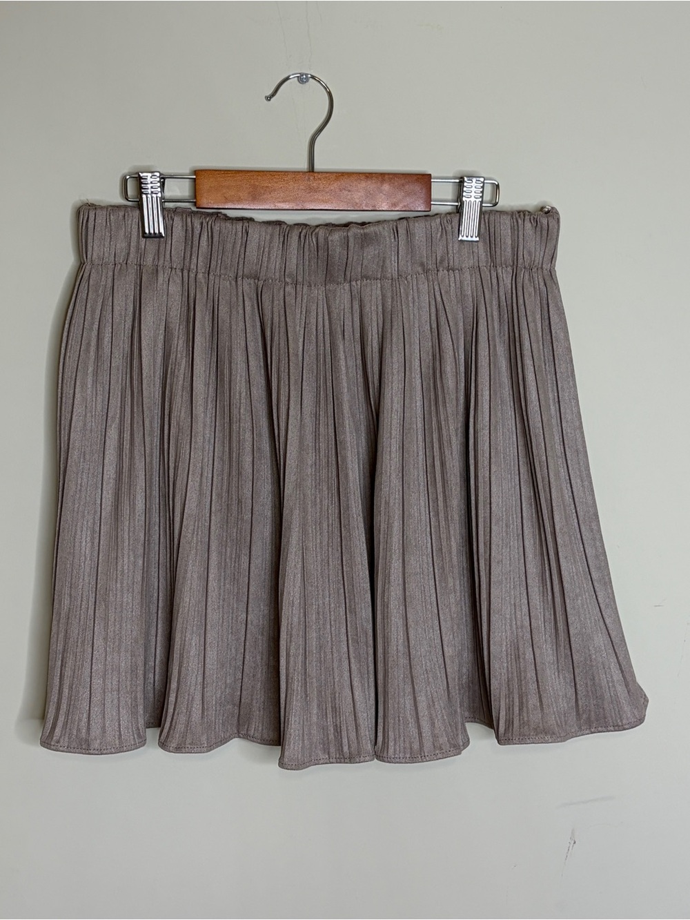 Pleated Mini Skirt Faux Suede She & Sky Size Large